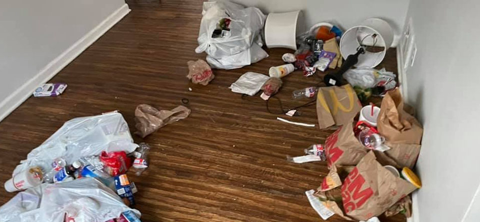 trashy-apartment-clean-out